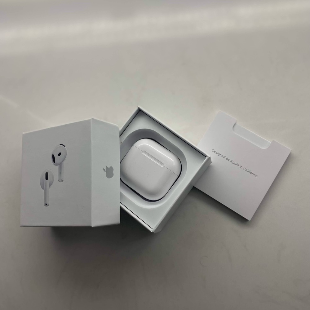 AirPods 4th Gen with ANC - Picture 4 of 5